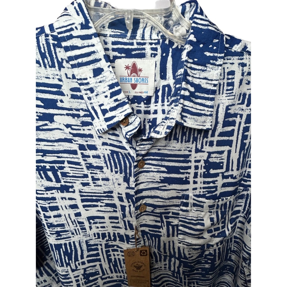 Urban Shores Men's Hawaiian
Shirt Abstract Blue Size Large 44 NWT - Picture 3 of 10